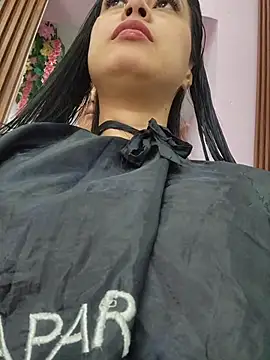 CrisMarulanda online show from 19, 11, 2025