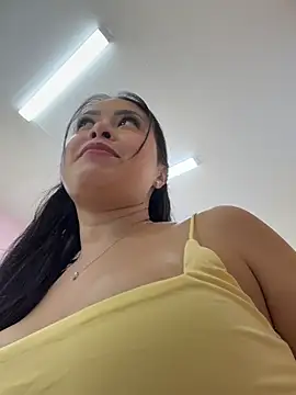 Snapshot of CrisMarulanda chatting on 23, 6, 2026 CrisMarulanda online show from 23, 6, 2026
