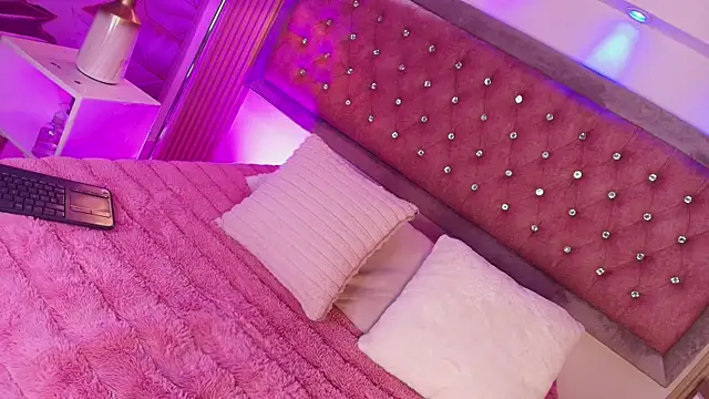 MylaDreams online show from 28, 7, 2026