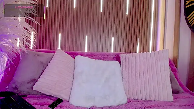 MylaDreams online show from 12, 11, 2025