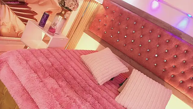 MylaDreams online show from 20, 7, 2026