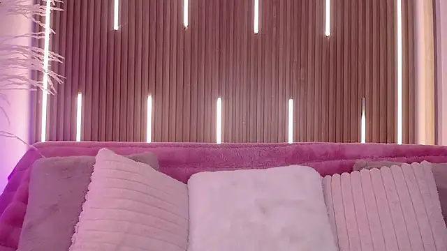 MylaDreams online show from 26, 11, 2025