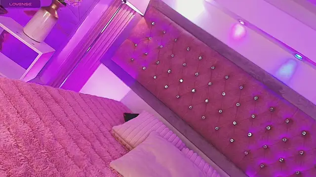 MylaDreams online show from 19, 7, 2026