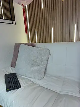 MylaDreams online show from 23, 2, 2026