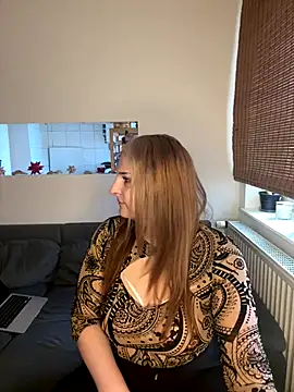 Katherine Leyla online show from 27, 11, 2025