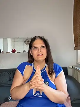 Katherine Leyla online show from 20, 6, 2026