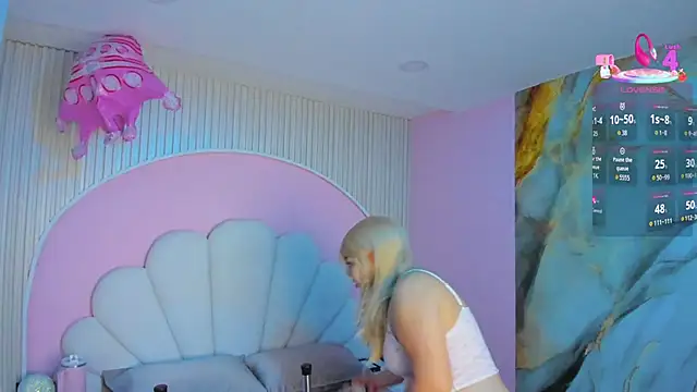 hinata dolly online show from 7, 4, 2026