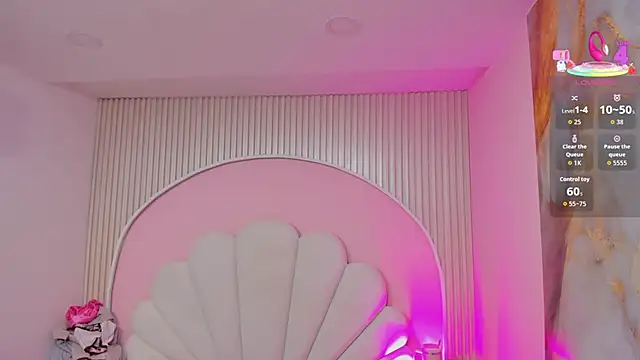 hinata dolly online show from 15, 4, 2026