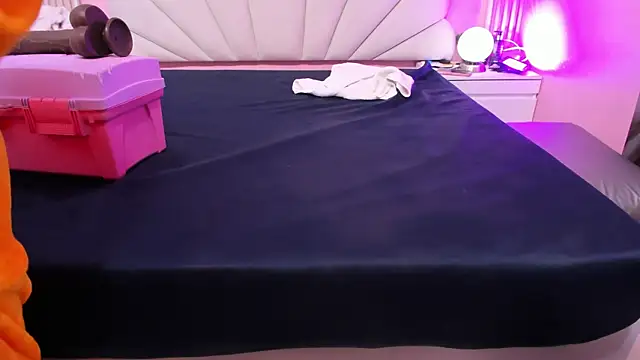 hinata dolly online show from 8, 11, 2025