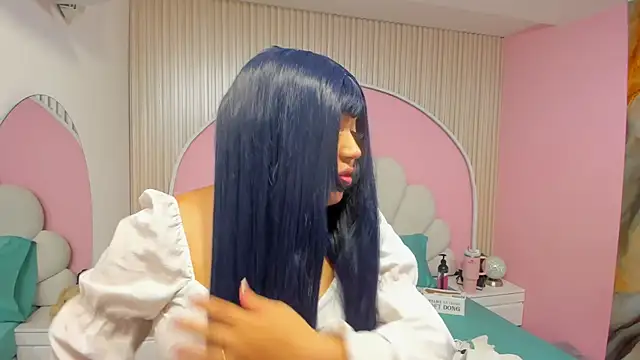 hinata dolly online show from 23, 4, 2026