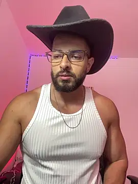 Snapshot of magnumchris chatting on 18, 5, 2026 magnumchris online show from 18, 5, 2026