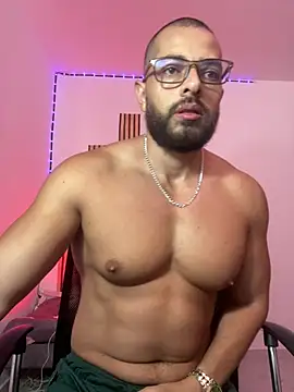 Snapshot of magnumchris chatting on 29, 5, 2026 magnumchris online show from 29, 5, 2026