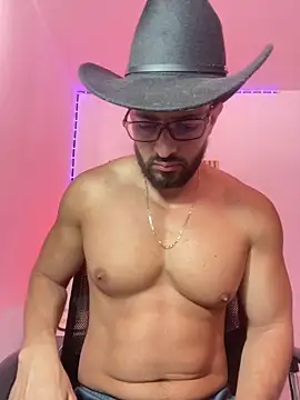 Snapshot of magnumchris chatting on 15, 5, 2026 magnumchris online show from 15, 5, 2026