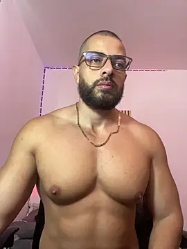 Snapshot of magnumchris chatting on 27, 5, 2026 magnumchris online show from 27, 5, 2026