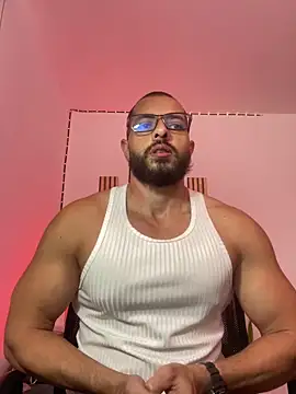Snapshot of magnumchris chatting on 19, 5, 2026 magnumchris online show from 19, 5, 2026