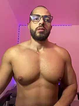 Snapshot of magnumchris chatting on 25, 4, 2026 magnumchris online show from 25, 4, 2026