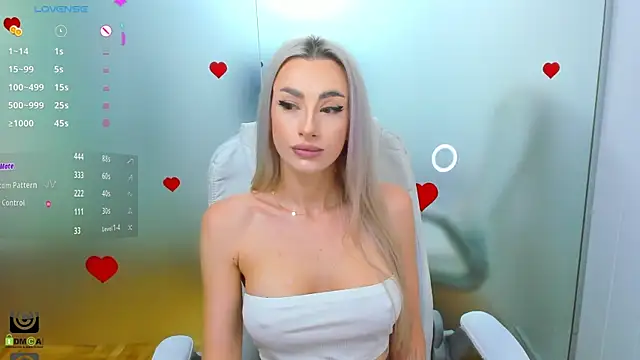 Snapshot of aileen_williams chatting on 21, 10, 2025 aileen williams online show from 21, 10, 2025