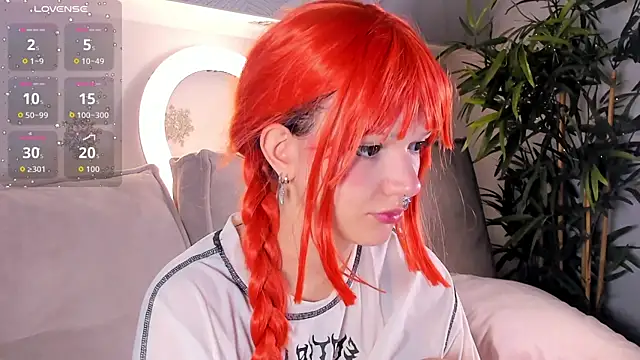 Molly Platt online show from 4, 12, 2025