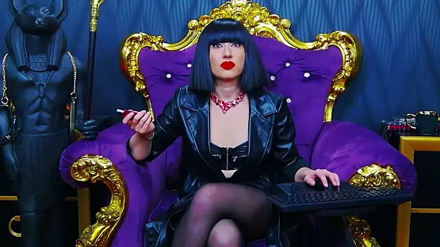 LaraMaeve online show from 11, 10, 2025