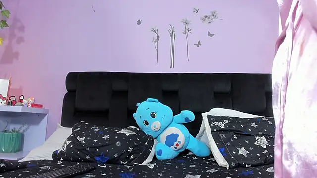 Snapshot of KendallWings chatting on 11, 11, 2025 KendallWings online show from 11, 11, 2025