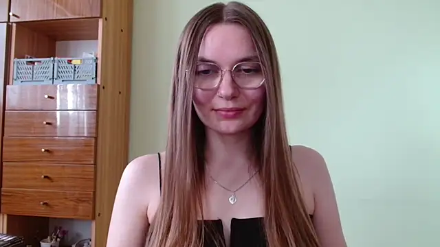 Snapshot of LooveELLYx chatting on 30, 4, 2026 LooveELLYx online show from 30, 4, 2026
