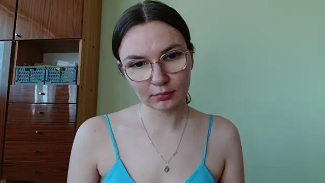 LooveELLYx online show from 6, 3, 2026