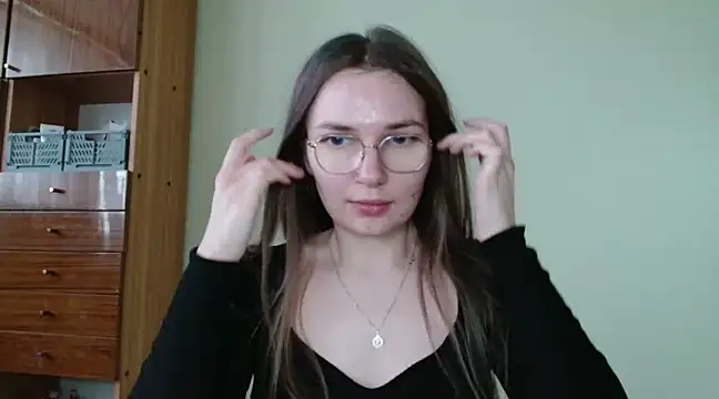LooveELLYx online show from 31, 1, 2025