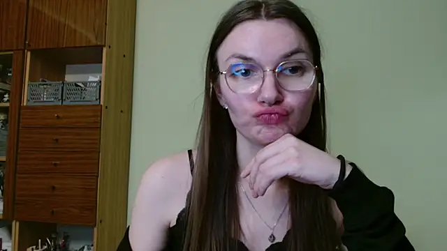 LooveELLYx online show from 24, 2, 2025