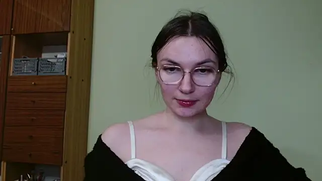 LooveELLYx online show from 13, 2, 2025