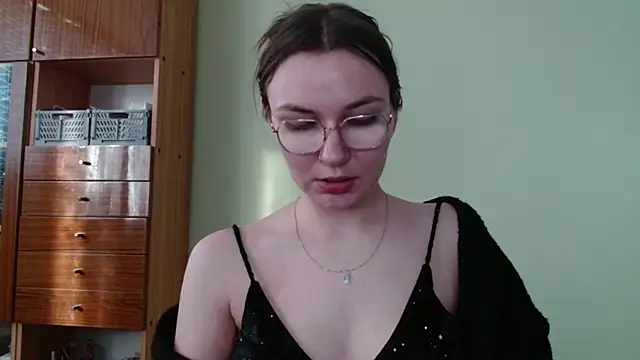LooveELLYx online show from 19, 2, 2025