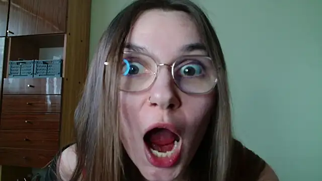 LooveELLYx online show from 23, 2, 2025