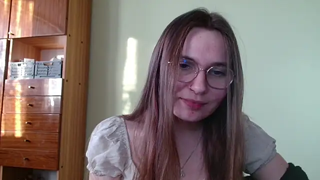 LooveELLYx online show from 3, 2, 2025
