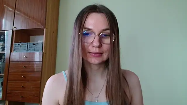 LooveELLYx online show from 25, 2, 2025