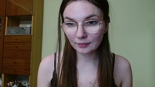LooveELLYx online show from 9, 3, 2025