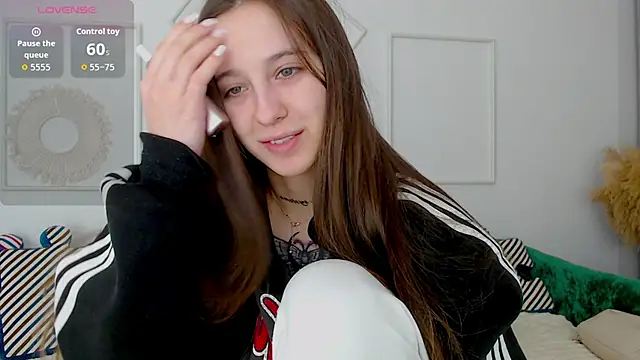 Little cherryy   online show from 30, 9, 2025