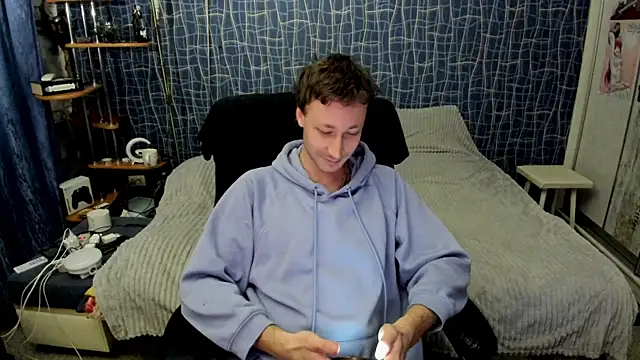 CuteBoy228 online show from 12, 4, 2026