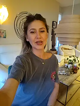 CelynaRoss online show from 12, 6, 2026