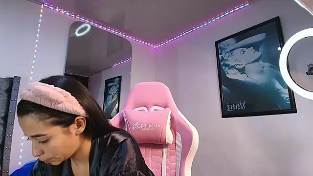 GraceWallace  online show from 9, 11, 2025