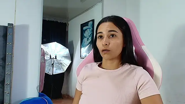 Snapshot of GraceWallace_ chatting on 25, 4, 2026 GraceWallace online show from 25, 4, 2026
