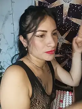 Snapshot of karinnahotdirty chatting on 14, 5, 2026 karinnahotdirty online show from 14, 5, 2026