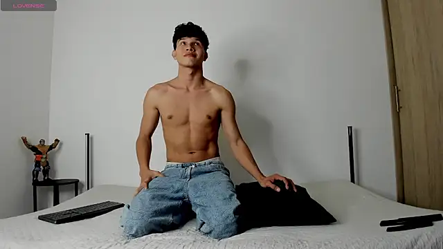 2Amateur Guys online show from 26, 11, 2025