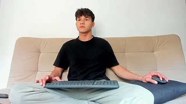 2Amateur Guys online show from 19, 3, 2026