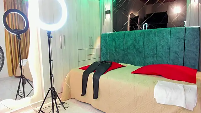 Snapshot of Cherry_Castillo chatting on 23, 10, 2025 Cherry Castillo online show from 23, 10, 2025