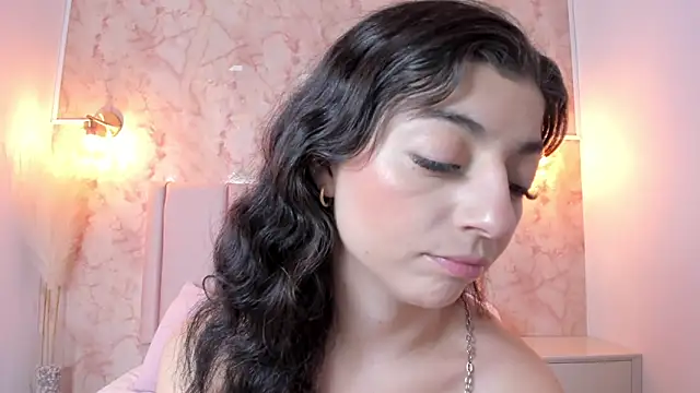 Snapshot of anntonella_watson chatting on 8, 5, 2026 anntonella watson online show from 8, 5, 2026