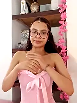 Snapshot of Danesacronin chatting on 4, 11, 2025 Danesacronin online show from 4, 11, 2025