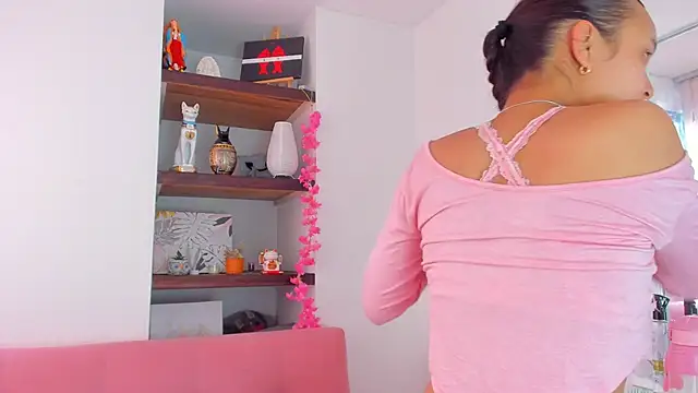 Snapshot of Danesacronin chatting on 27, 11, 2025 Danesacronin online show from 27, 11, 2025