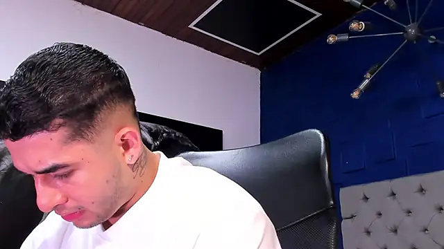 king falconer online show from 14, 12, 2025