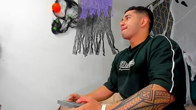 king falconer online show from 14, 10, 2025