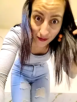 Snapshot of Oriana111 chatting on 5, 5, 2026 Oriana111 online show from 5, 5, 2026