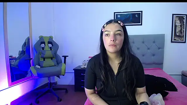 Esmeraldaa- online show from 24, 9, 2025